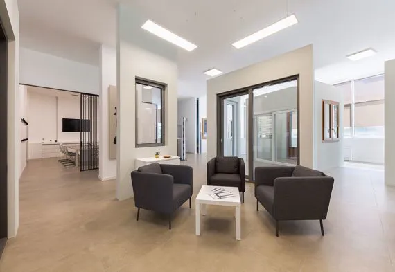 Logo MT Living Solutions Moda Infissi - Showroom Villafranca Verona
